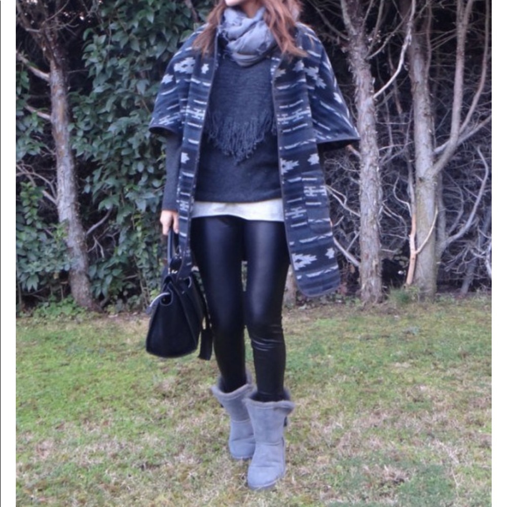 Ugg Short Bailey Button Gray Boots - image 2